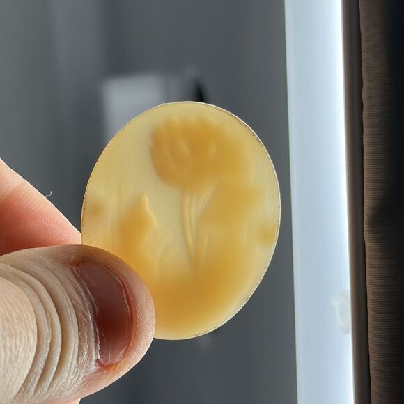 Vintage carved genuine cameo shell - Picture 3 of 3